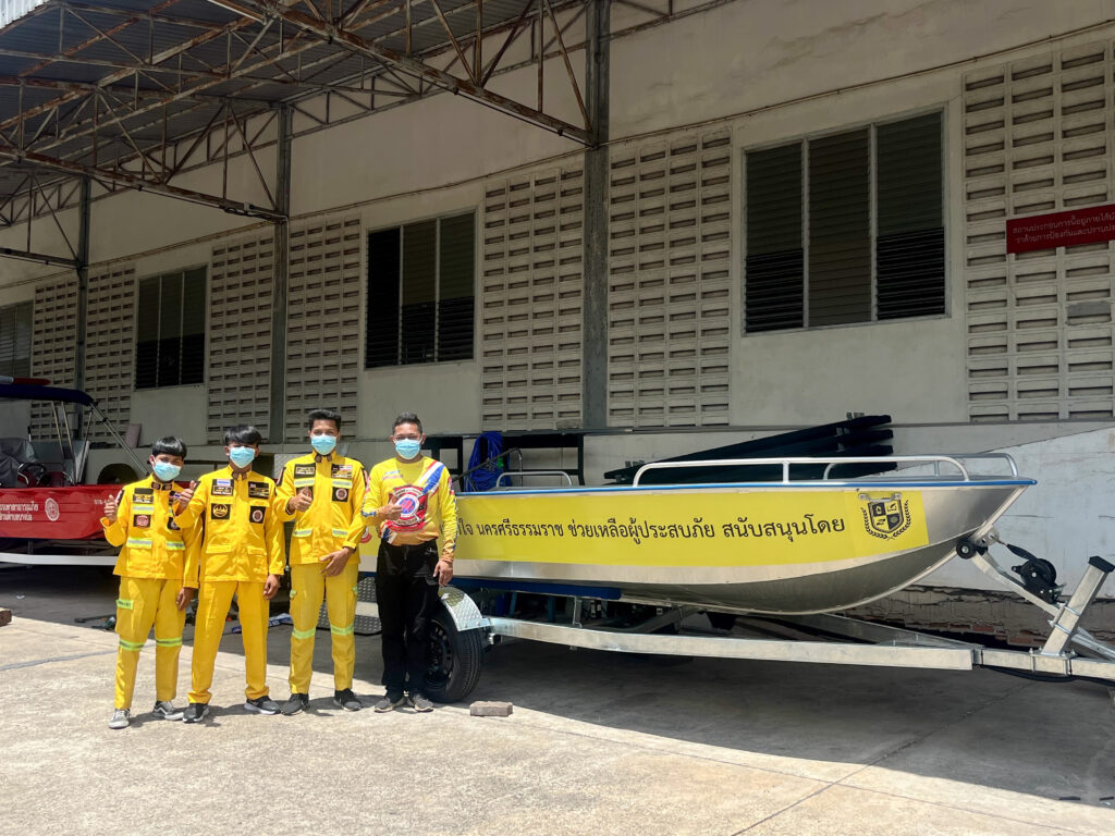 มูลนิธิชัยอนันต์ สนับสนุนเรือกู้ภัย